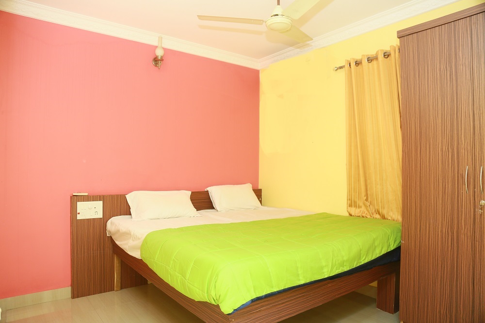 Soundarya palace kateel Double bed Room Non A/c